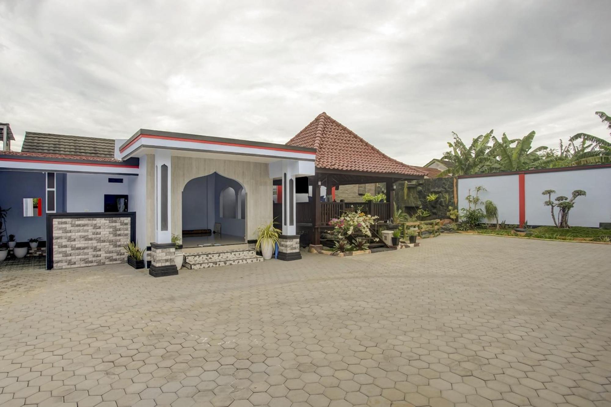 Oyo Life 3982 Azka Homestay Syariah 班达楠榜 外观 照片